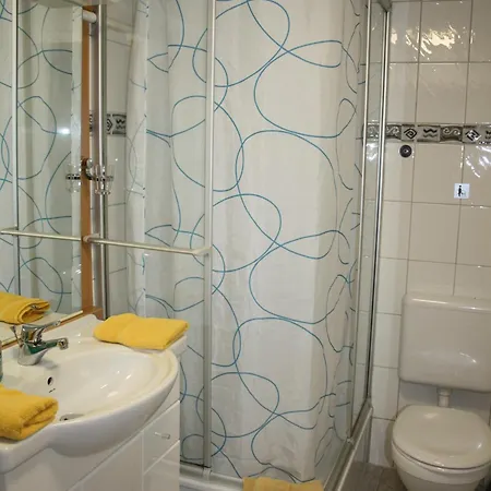 בית הארחה Gaestehaus Marek 4*